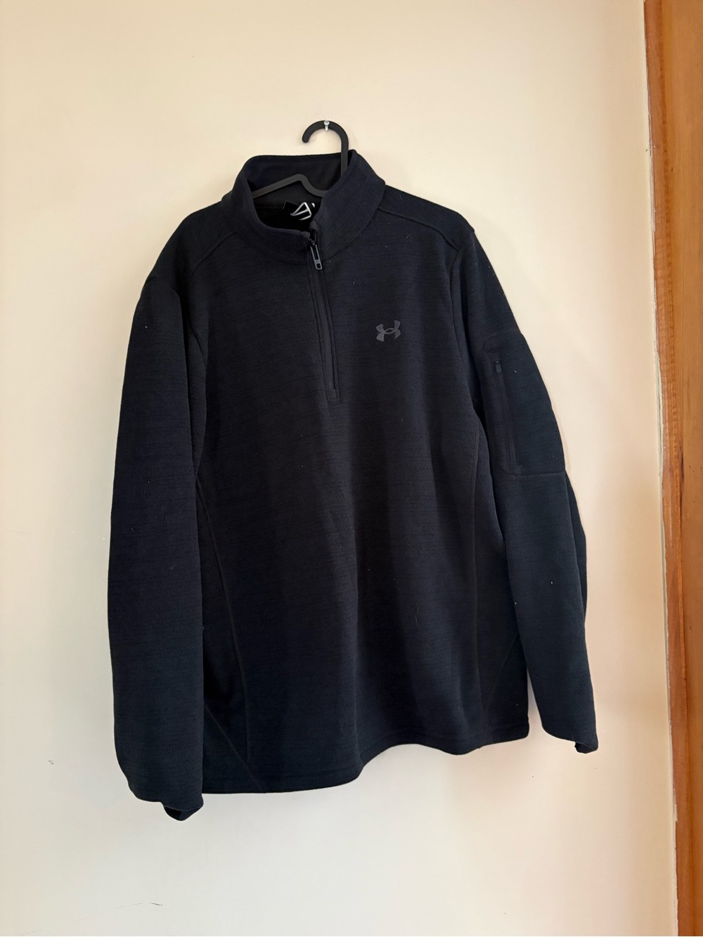 Under Armour Men’s Black Quarter-Zip Sweater Large